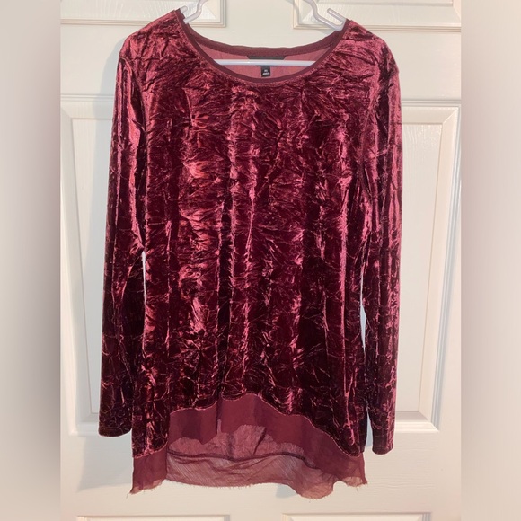 Simply Vera Vera Wang Tops - Simply Vera Velvet Long Sleeve Top in Rich Burgundy